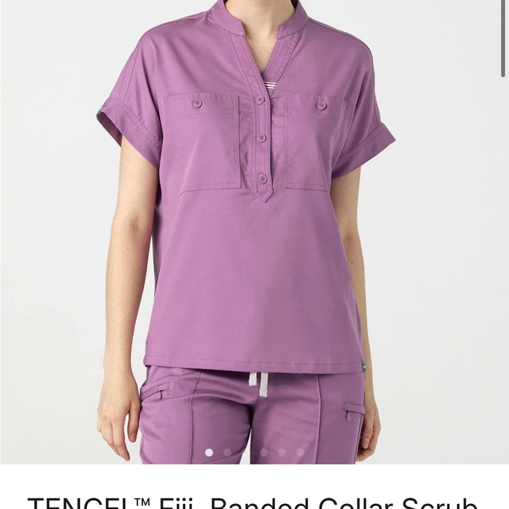 Mediclo Fiji Lavender Scrub Top